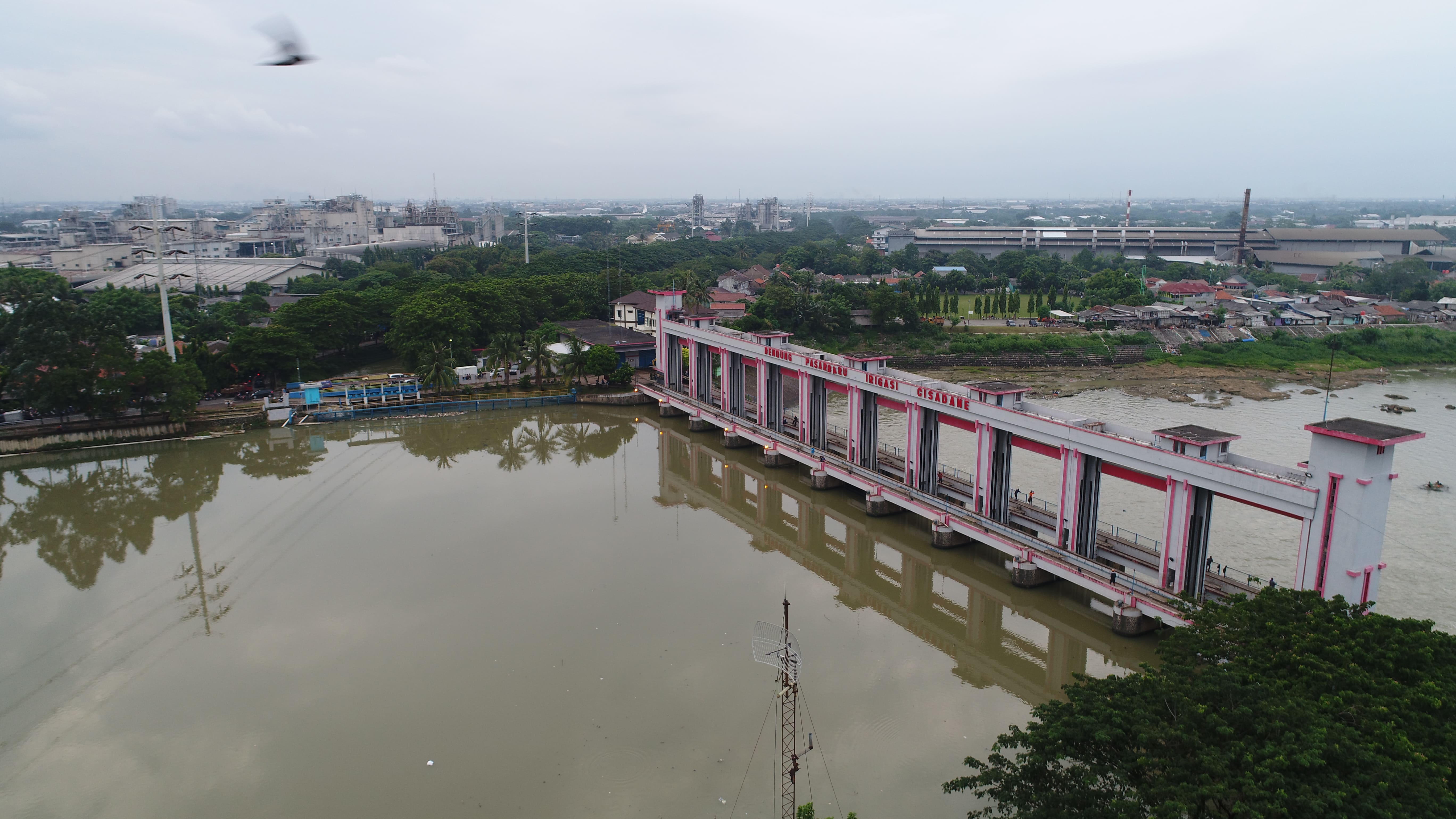 Bendung Pintu Air 10