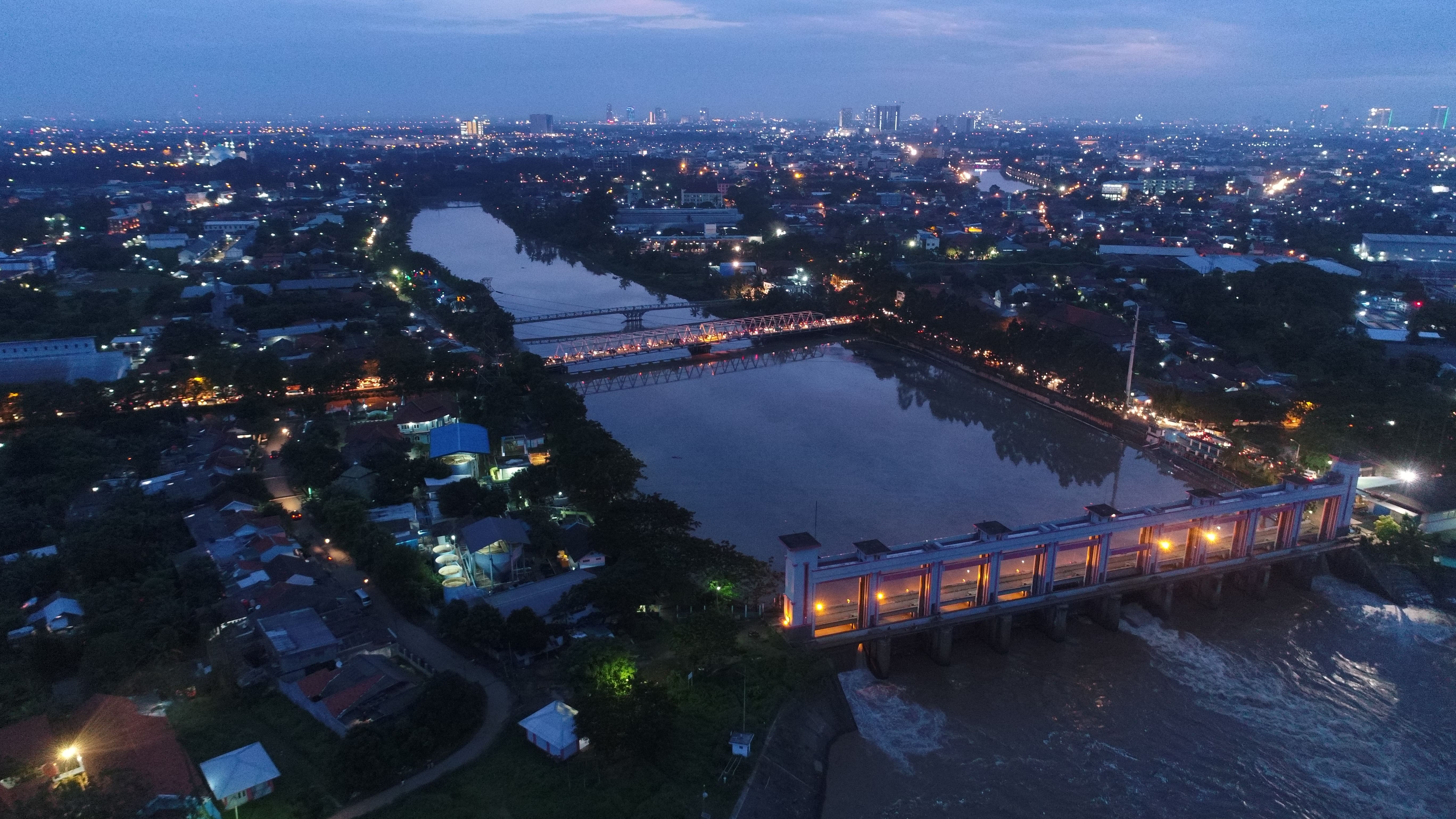 Sungai Cisadane dan Bendung Pintu Air 10